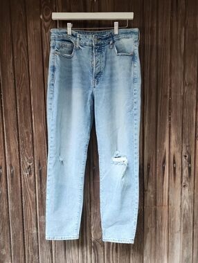 Old Navy Ladies Button Fly Jeans